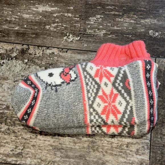 Hello Kitty Slipper Socks Size 4-10 Pink Gray Winter Faux Fur Gift Cozy Soft NWT - Picture 7 of 7